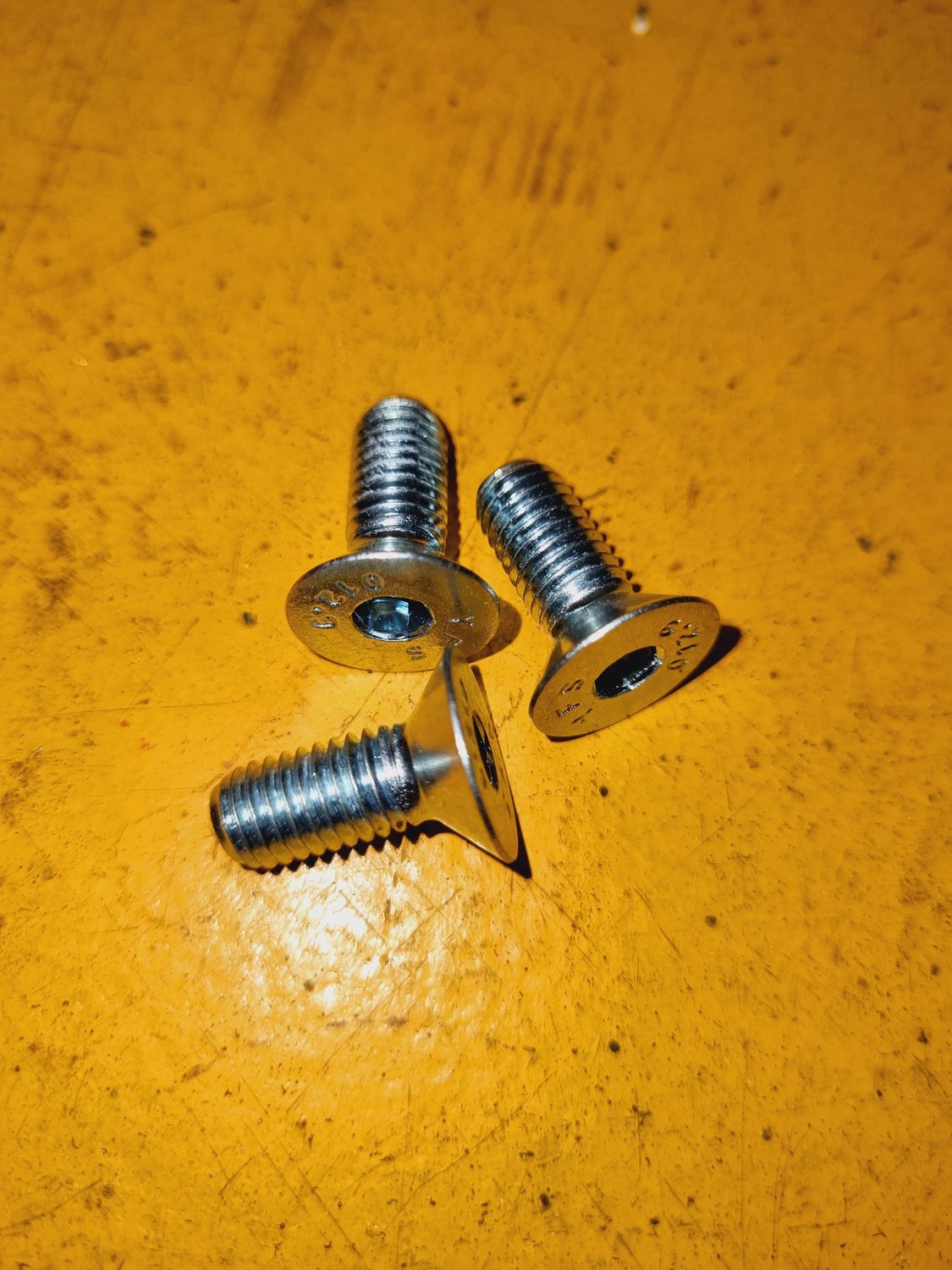 FLATHEAD SOCKETSCREW M8X20 ZINC 12.9