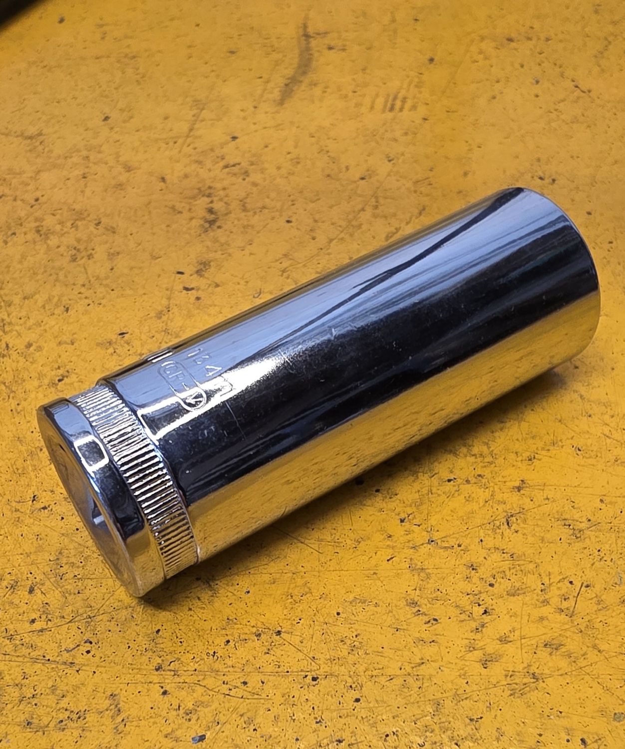 SOCKET 20X1/2DR DEEP 6PT SATA