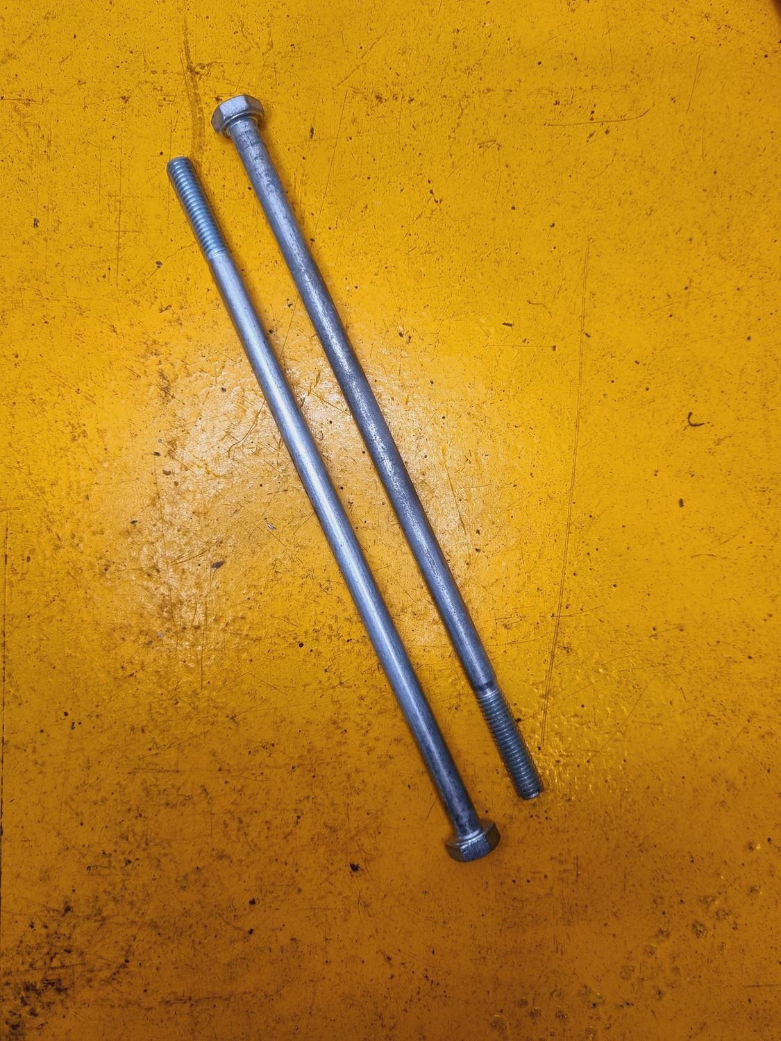 BOLT M8X200 ZINC 8.8