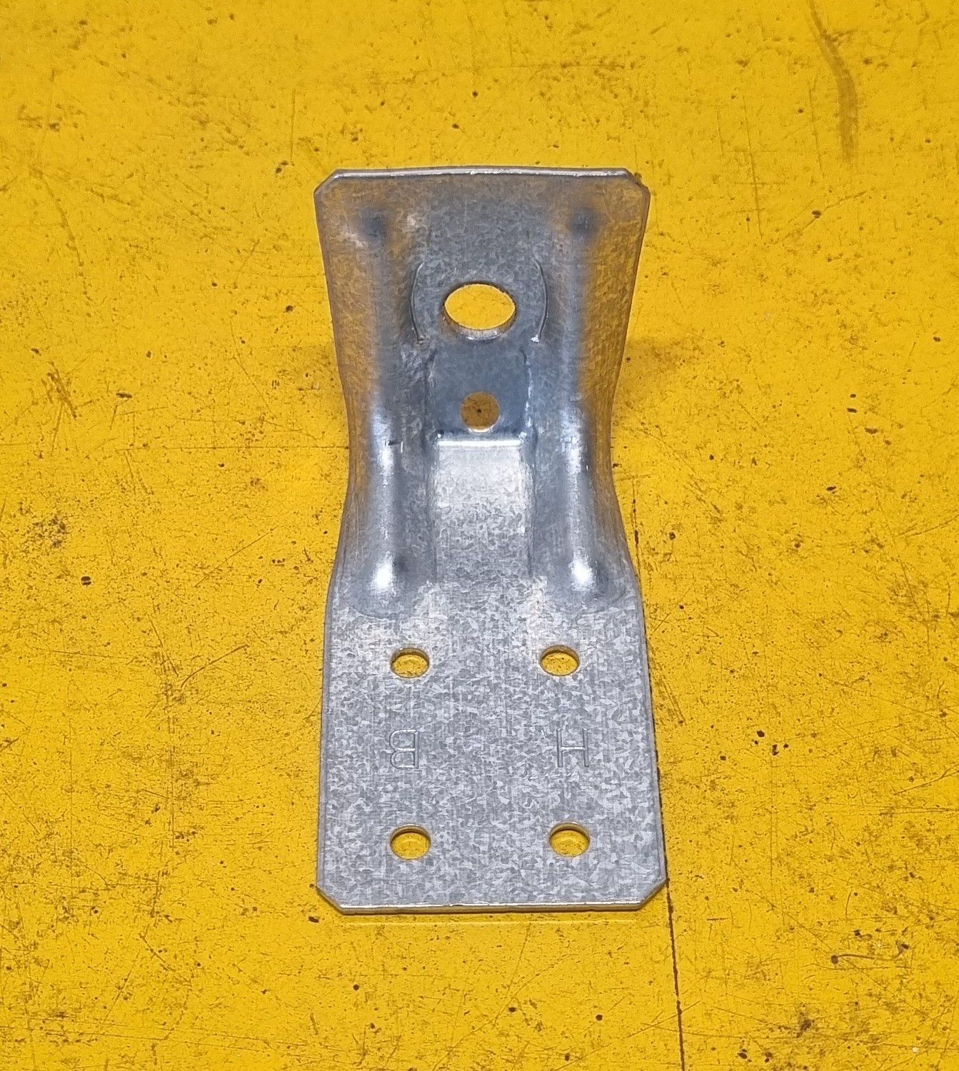 BRACKET RIGHT ANGLE STEEL 2MM 6 HOLE