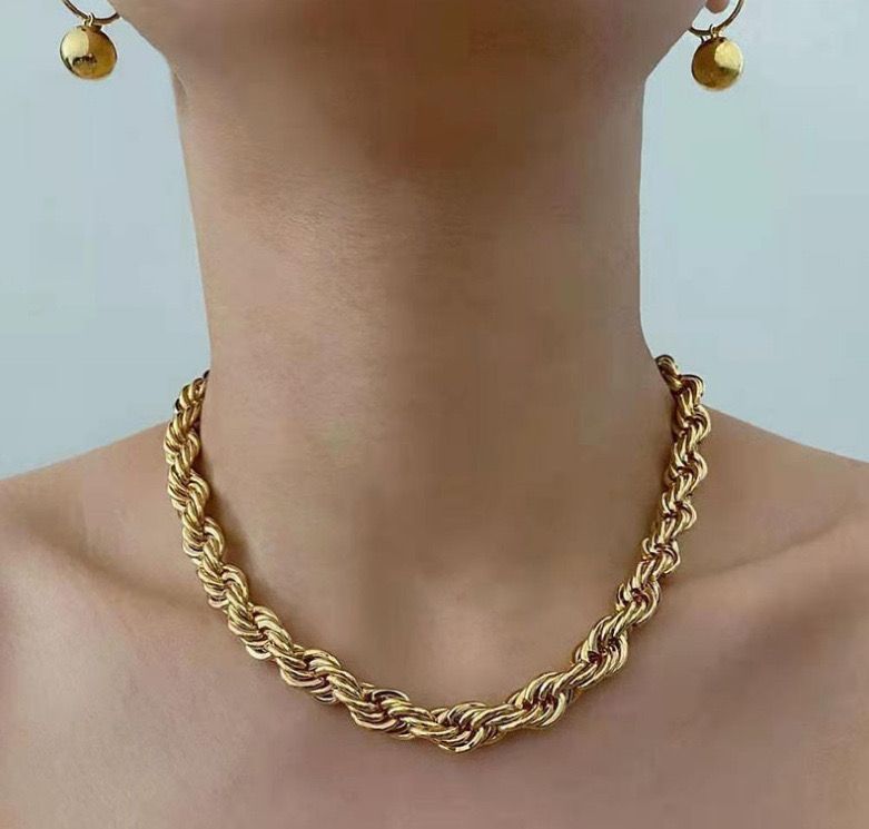 Gold twist chain