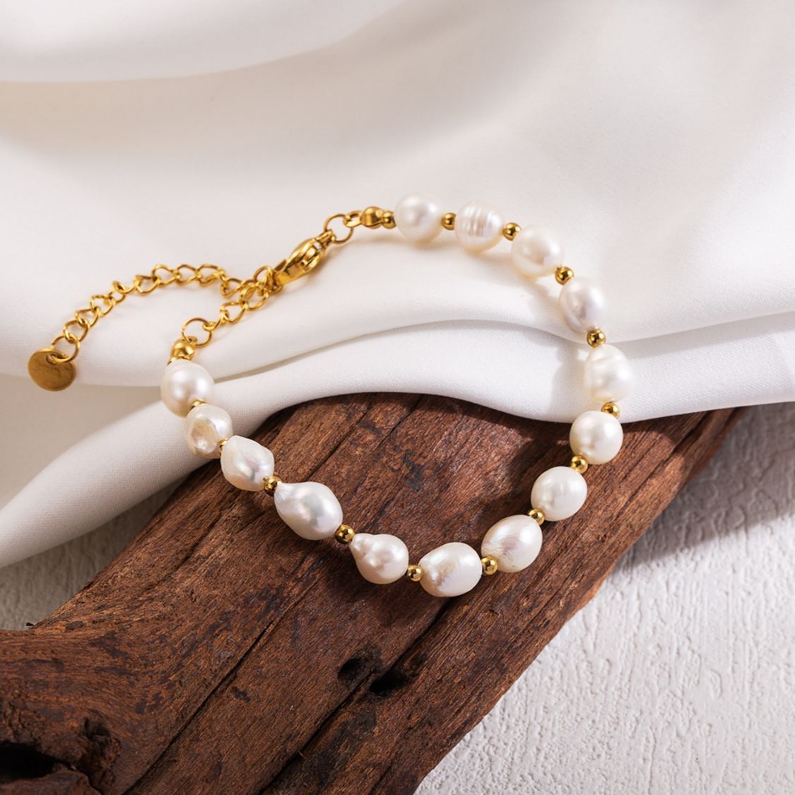 Pearl gold  bracelet