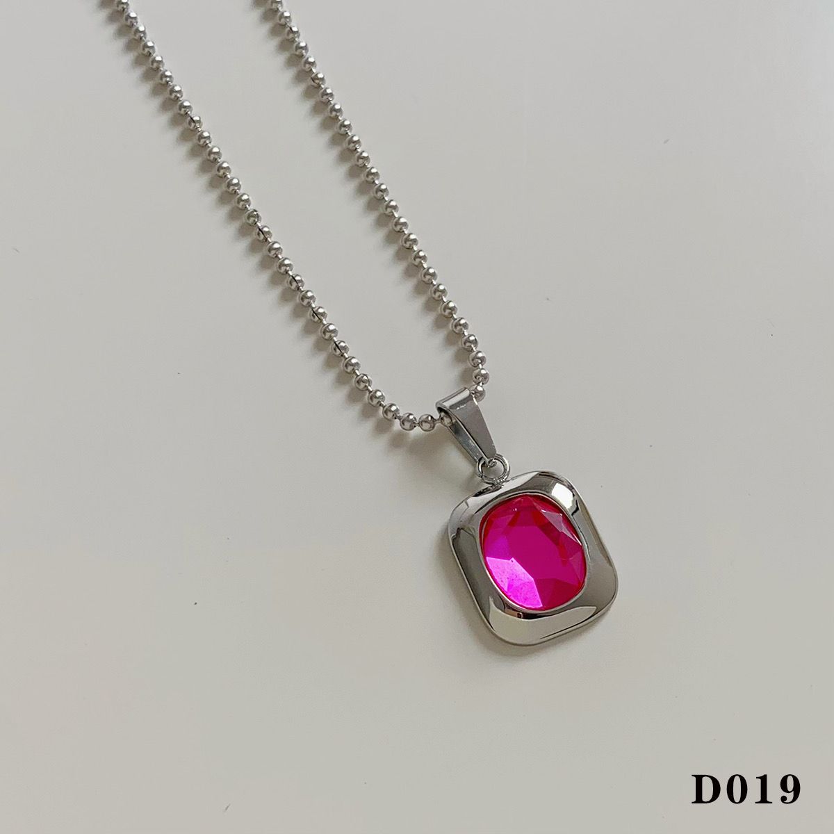 Rozalinta silver necklace
