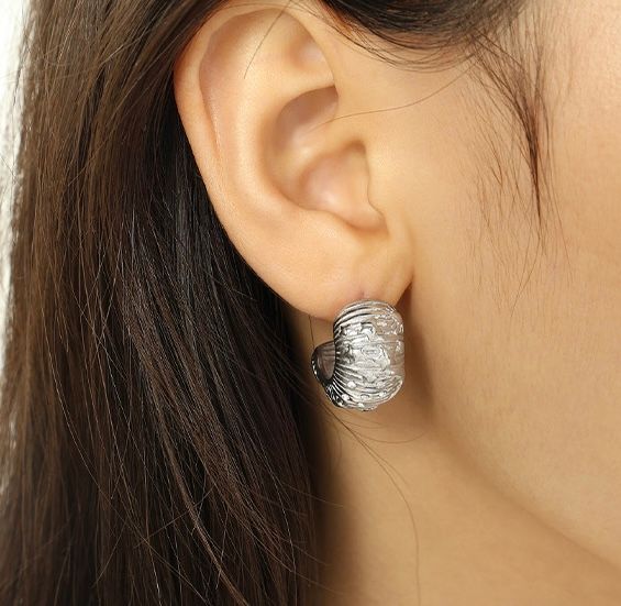 Moon earrings with zircon