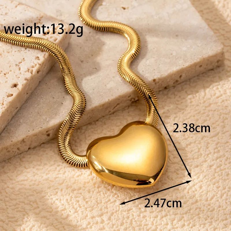 Gold heart necklace