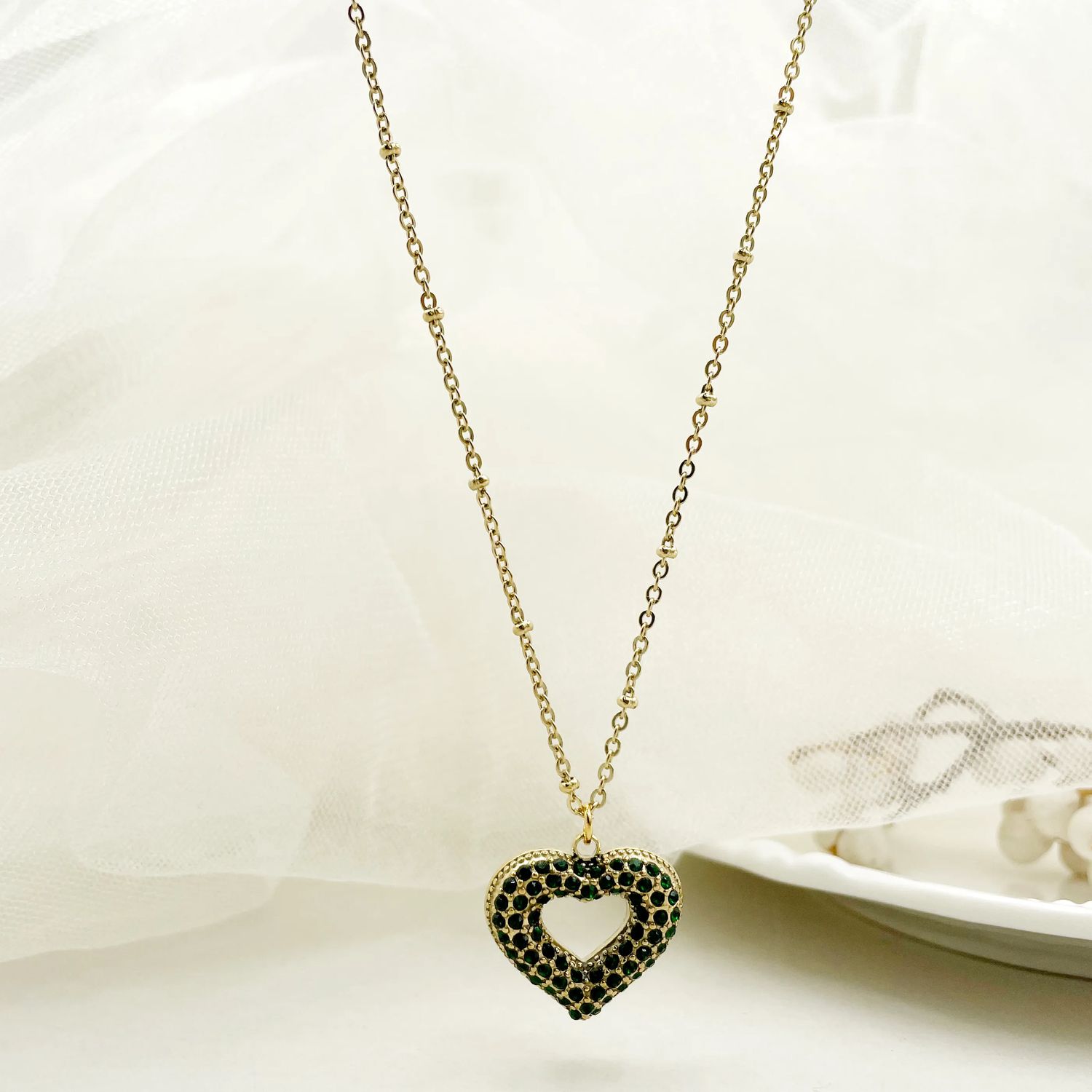 Green zircon heart gold necklace