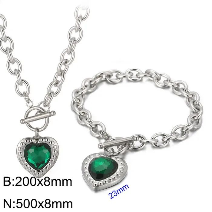 Green heart silver necklace
