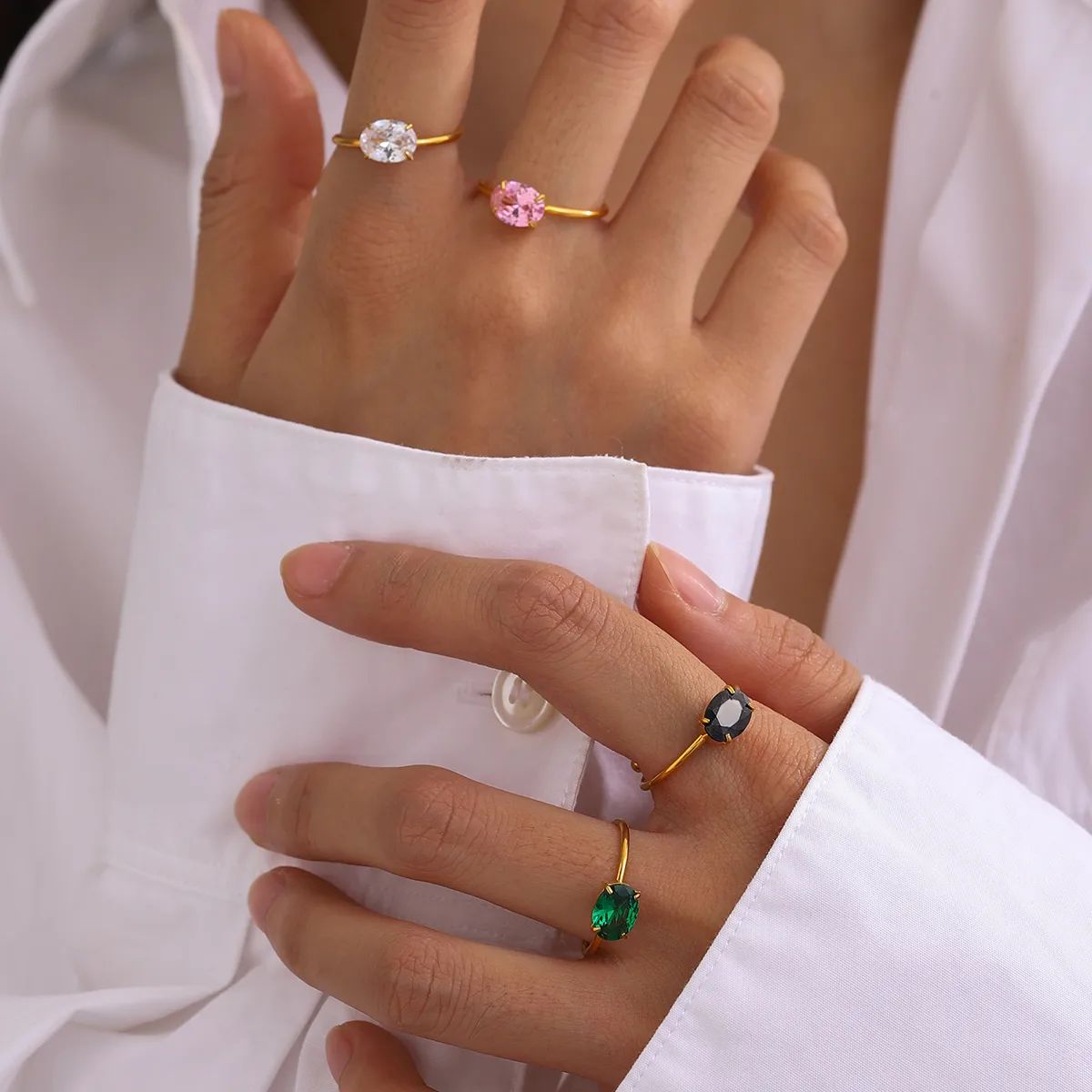 Gold ring with zircon