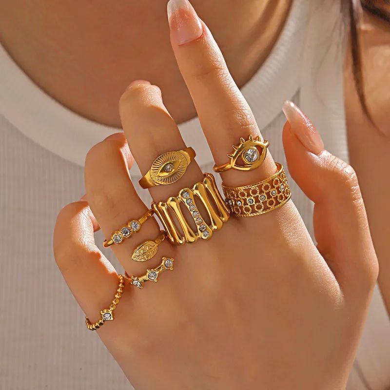 Gold ring with zircon