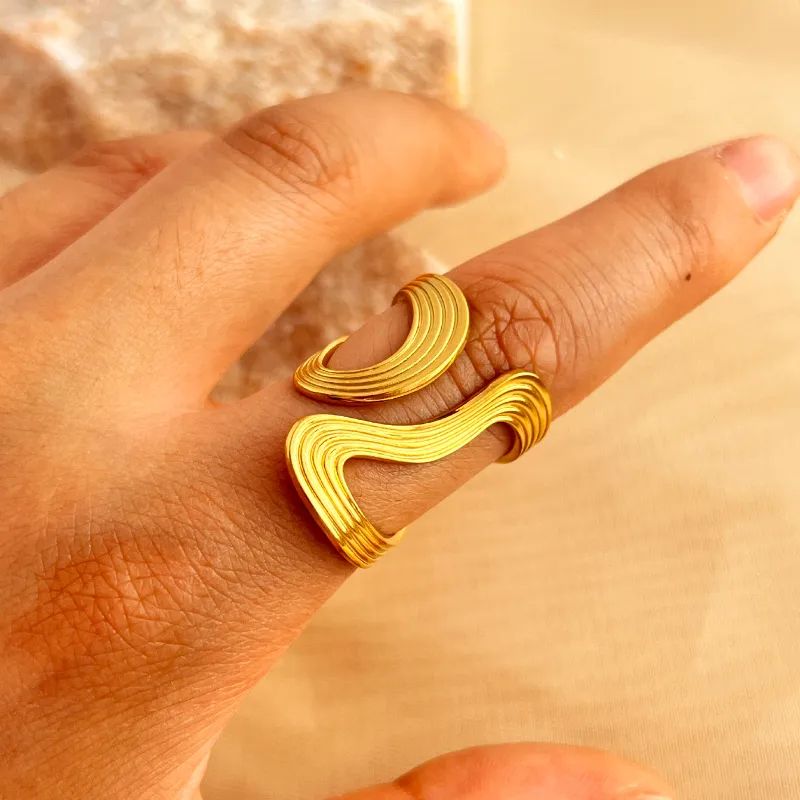 Twig gold ring