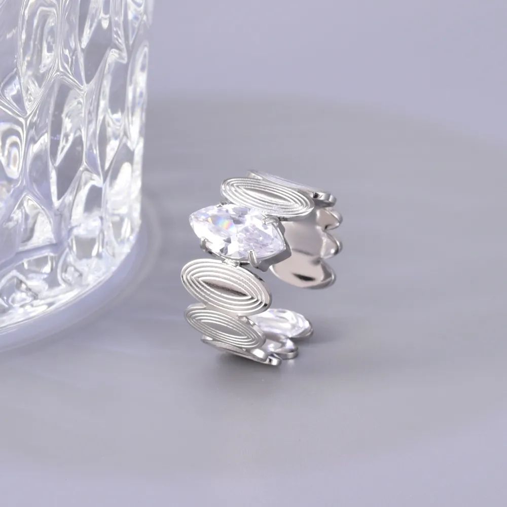 Silver shiny ring