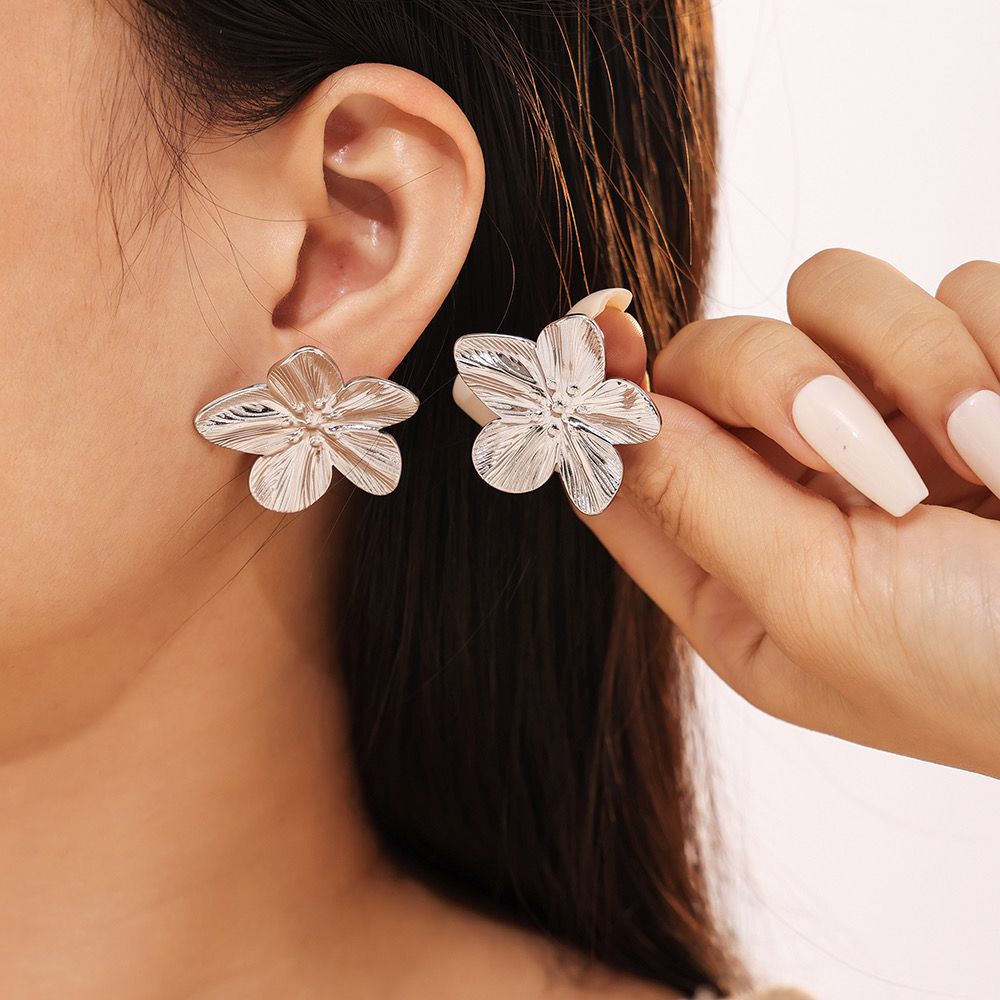 Flower silver earrings