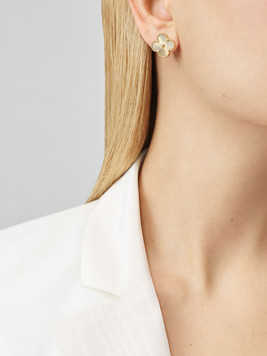 Van cleef stud earrings gold