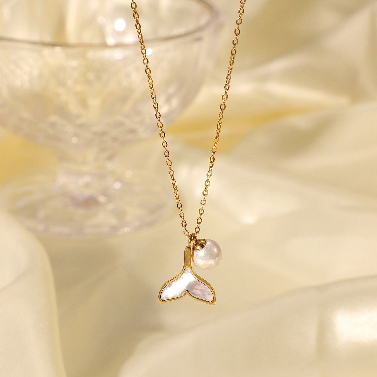 Summer gold necklace