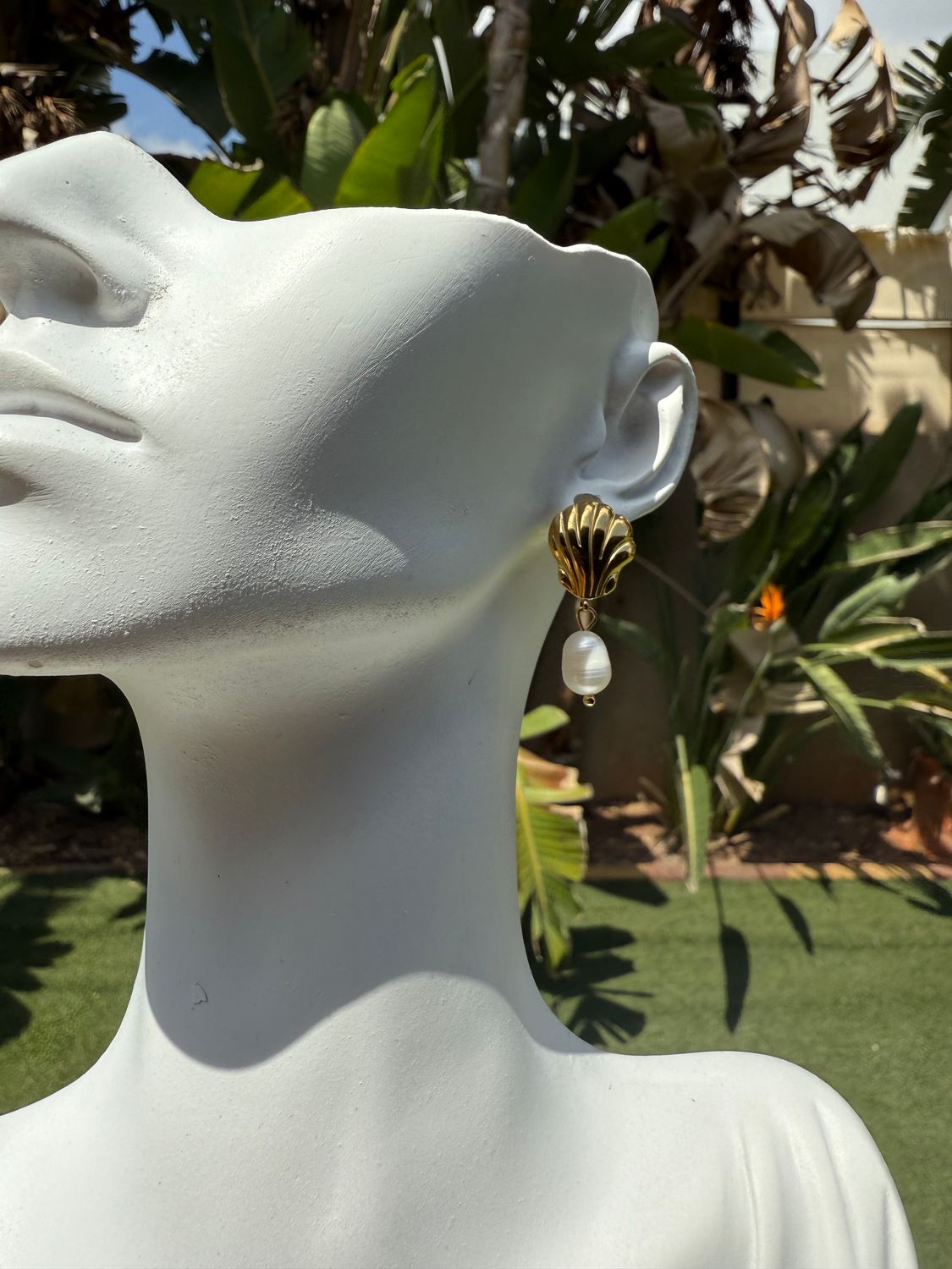 shell gold earrings
