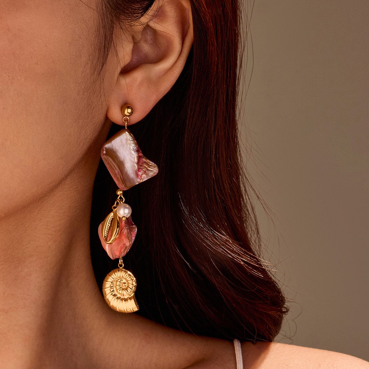 shell gold earrings