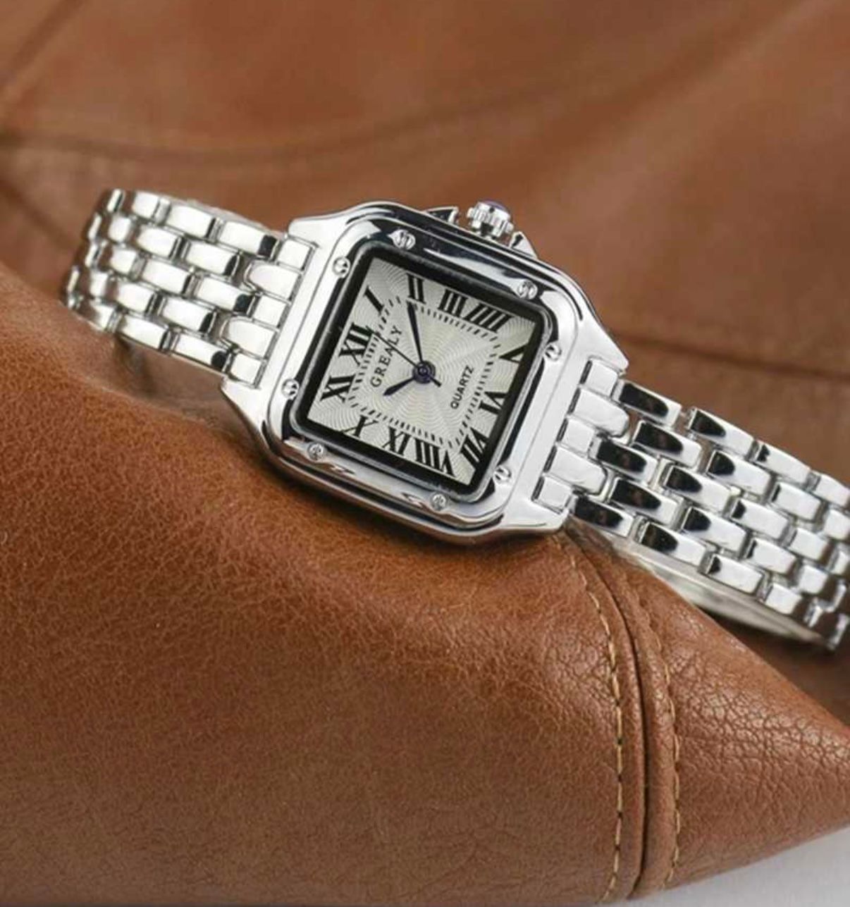 Old money fashion silver watch