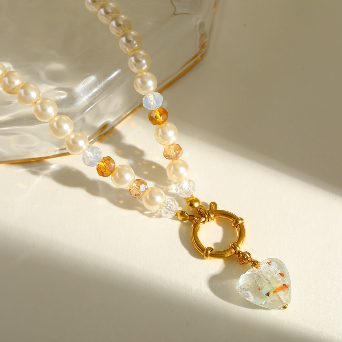 Elegant pearl necklace