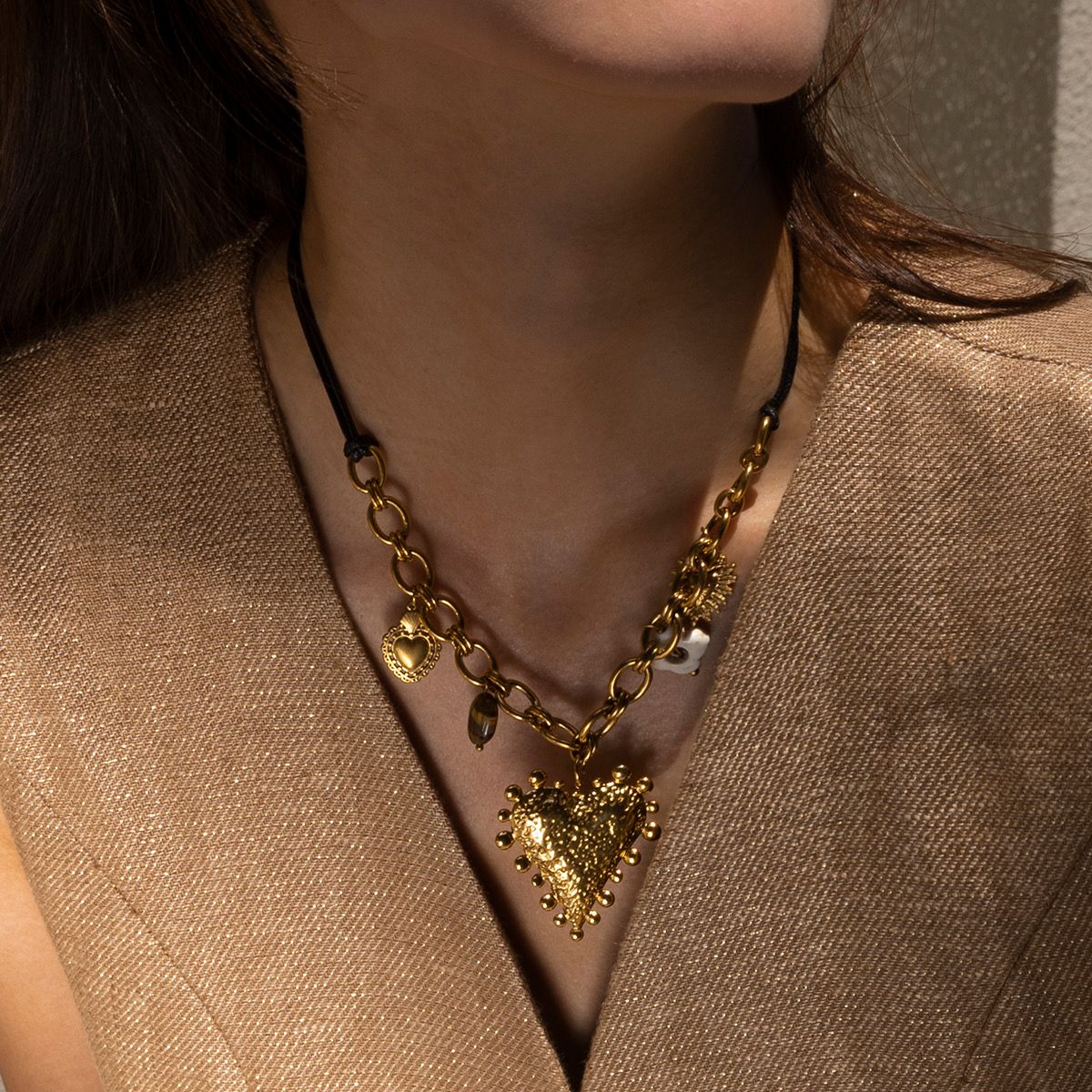 Charm gold necklace