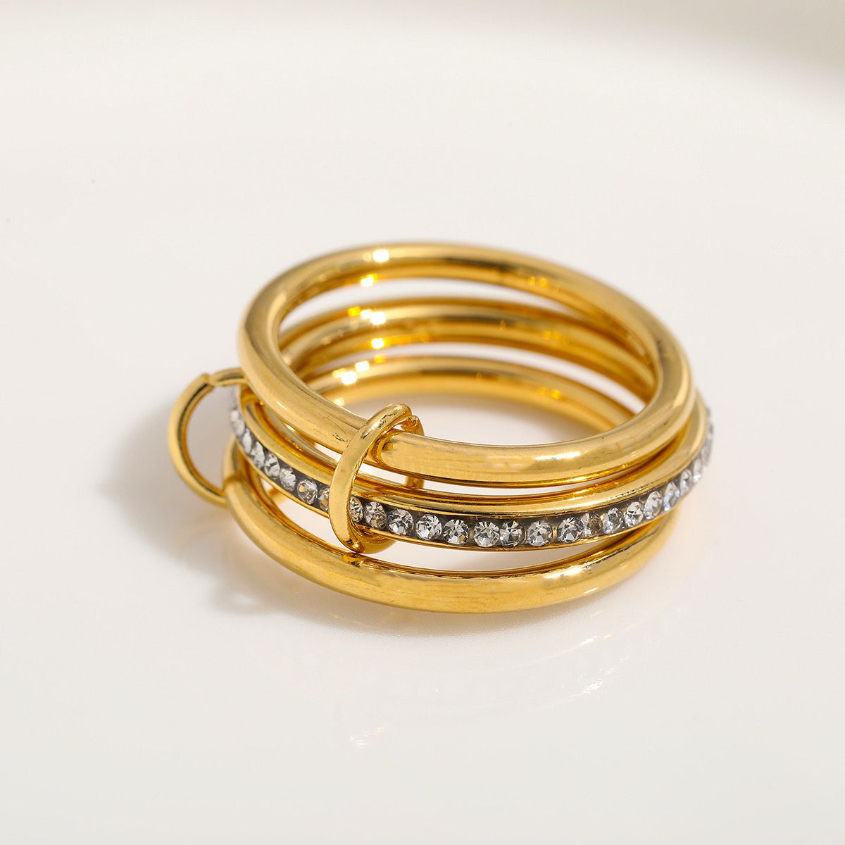 Classy gold ring