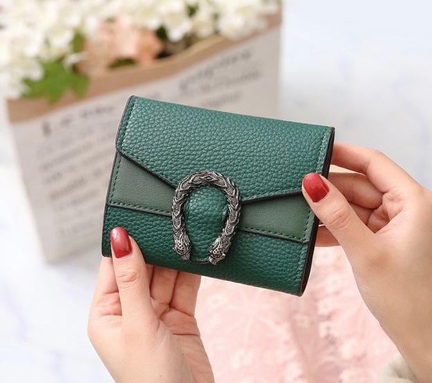 Snake green wallet