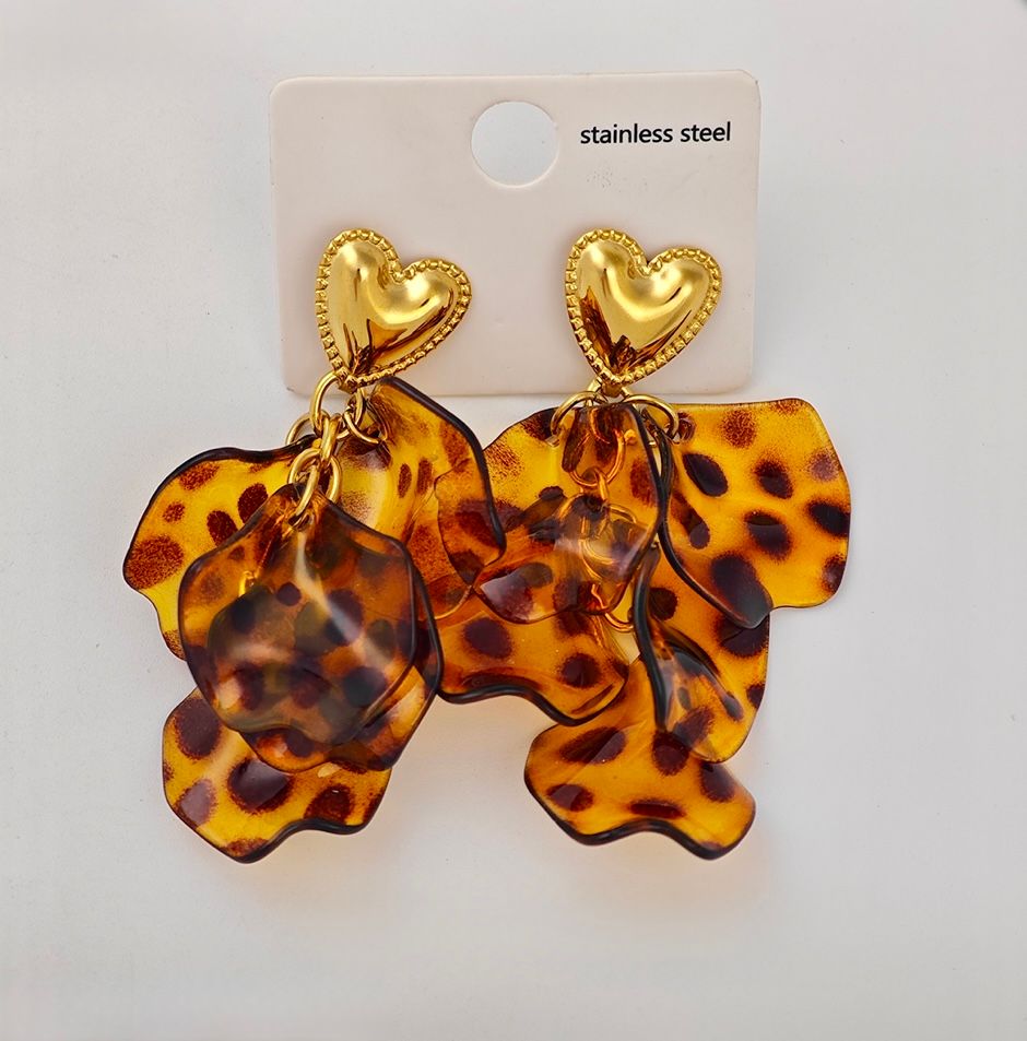 gold earrings