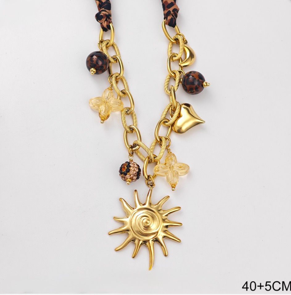 Charm gold necklace