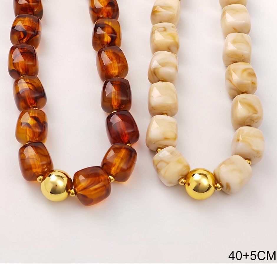 Gold white necklace