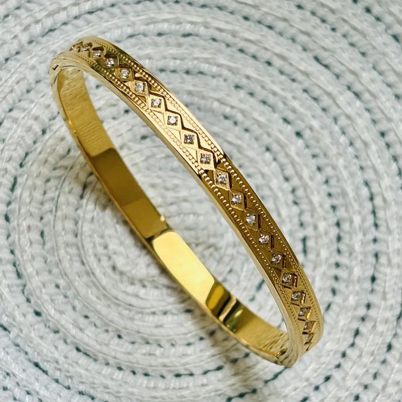 gold bracelet