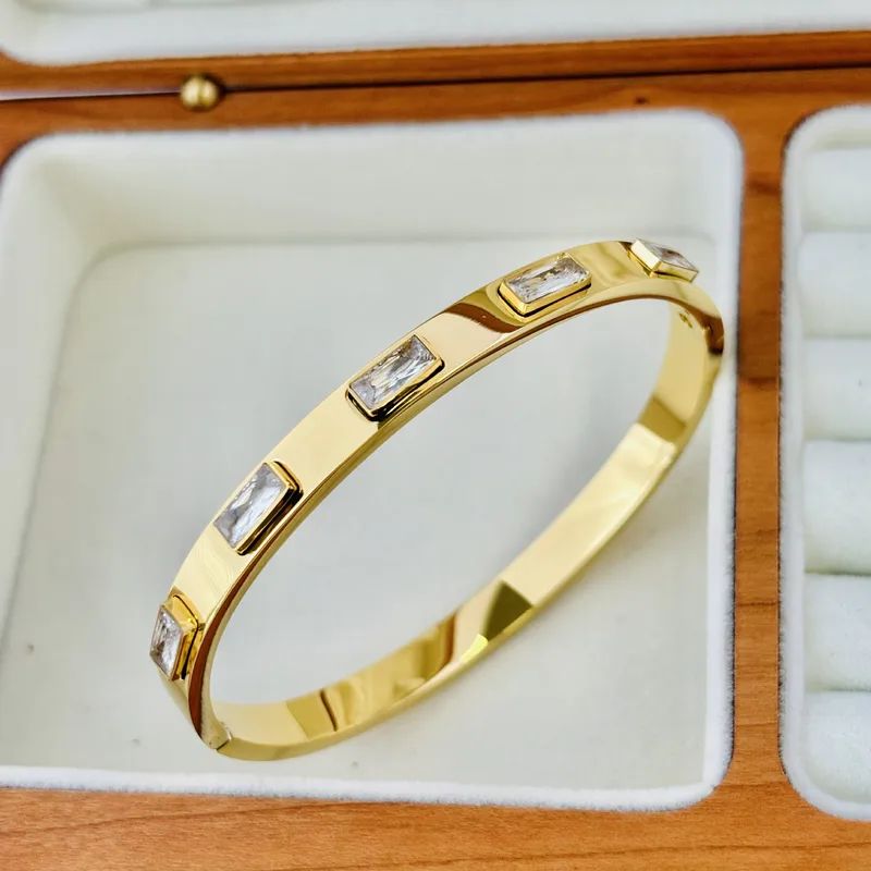 gold bracelet