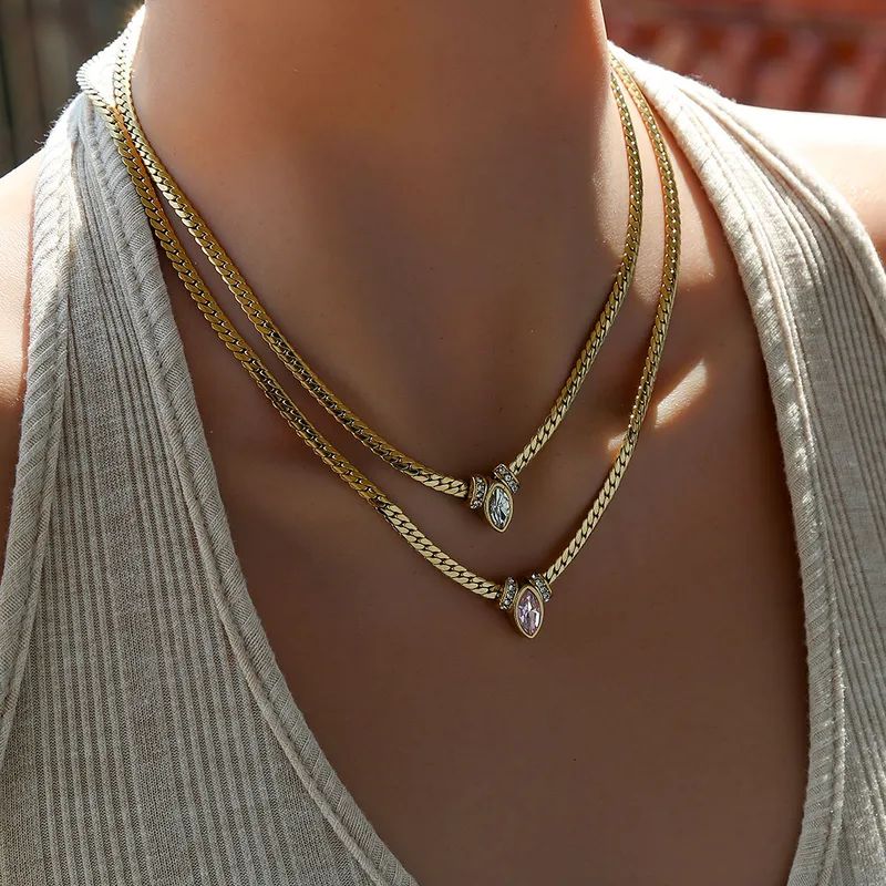 Gold clear zircon necklace