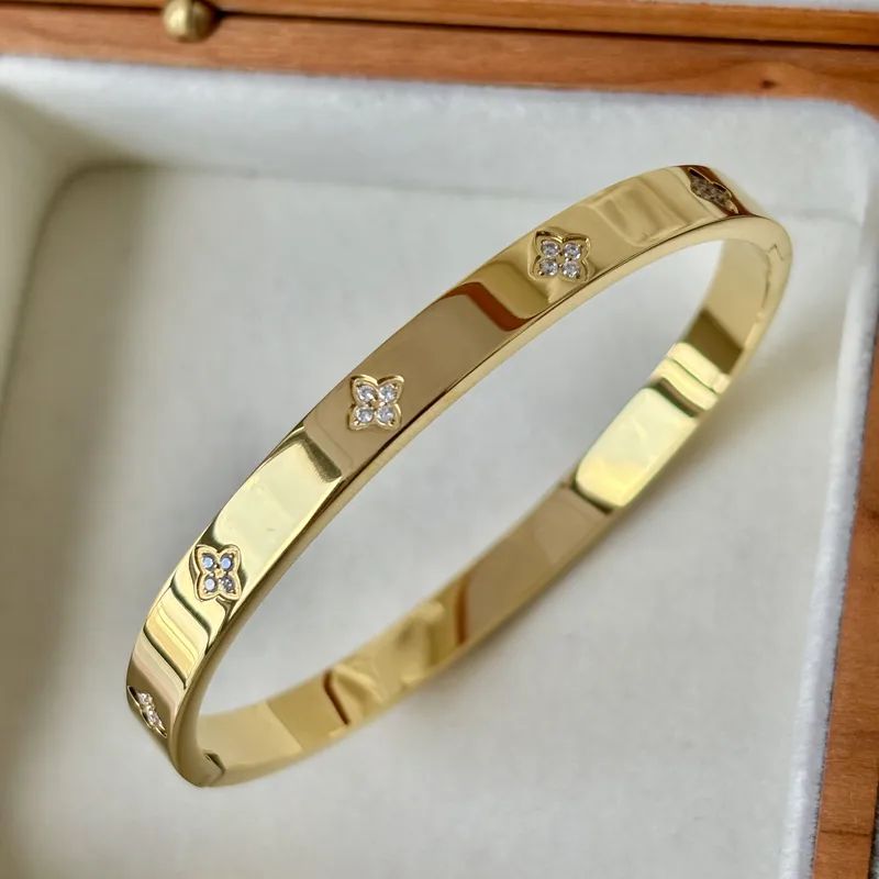 Gold bracelet