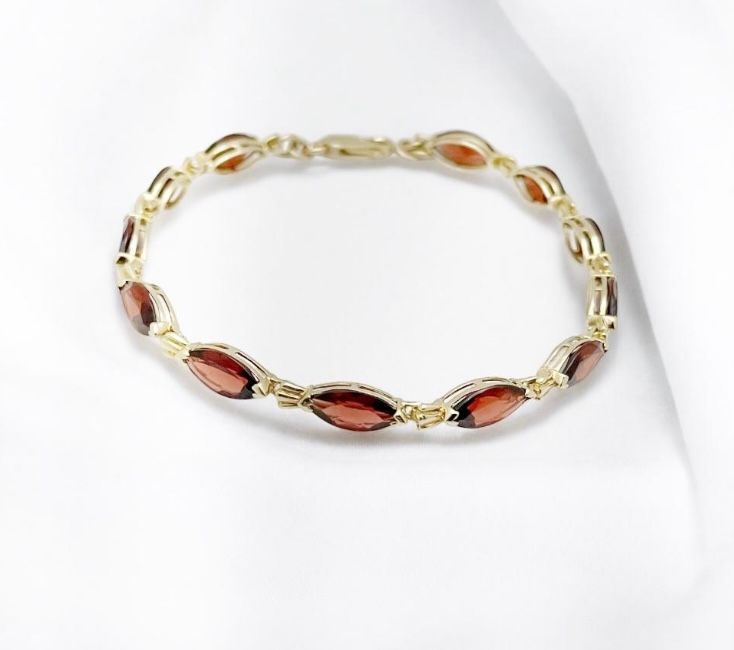 14K Yellow Gold  Genuine Garnet Color stone Set