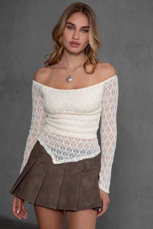 LILAH OFF SHOULDER LACEY LS TOP