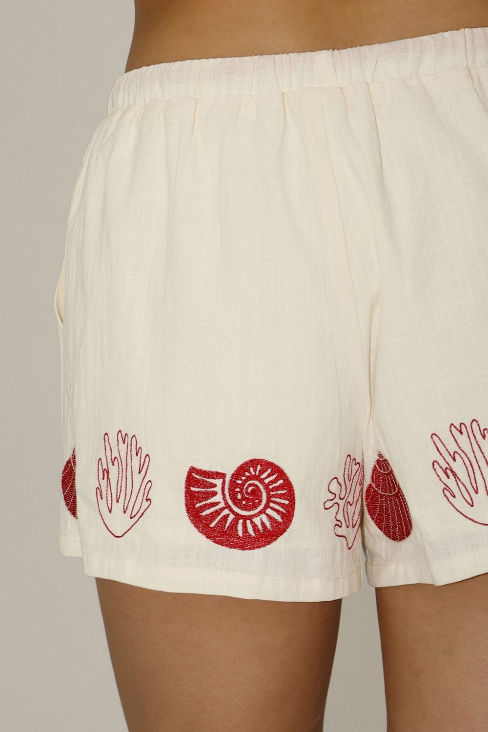 SEASHELL EMBROIDERED SHORTS