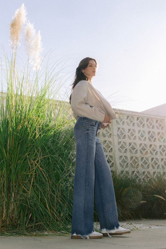 HUNA FRAY HEM HIRISE LOOSE FIT JEAN