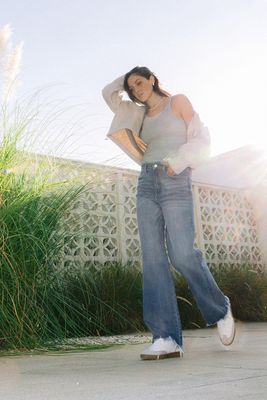 HUNA FRAY HEM HIRISE LOOSE FIT JEAN