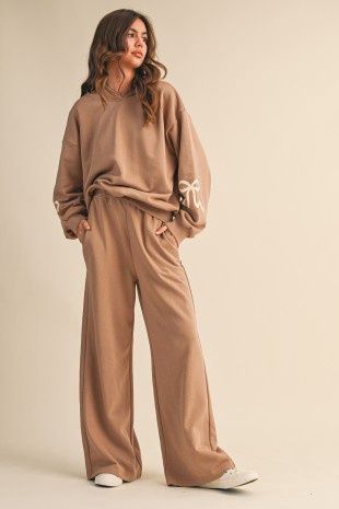 ALL THE BOWS LOUNGE SET