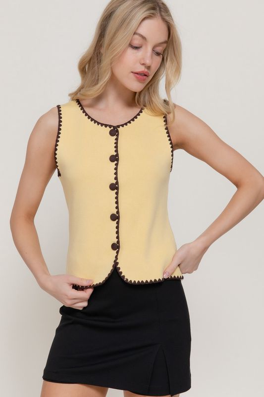 IVY EMBROIDERED BUTTON KNIT TOP