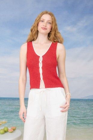 LARA KNIT KEY HOLE VEST