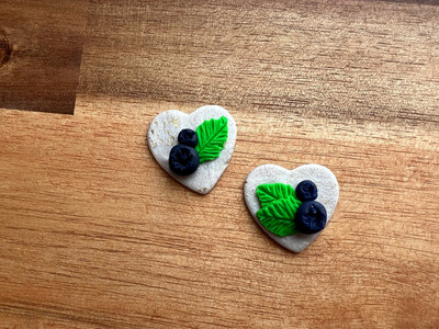 Set of 1” Blueberry Heart Cabachons