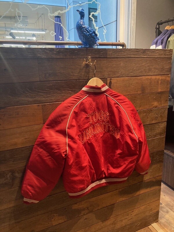 DAUNENJACKE VINTAGE BASEBALL ROUGE