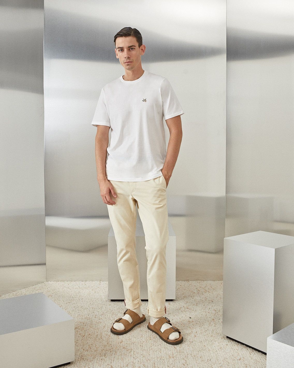 NEW T-TOGS T-SHIRT WHITE