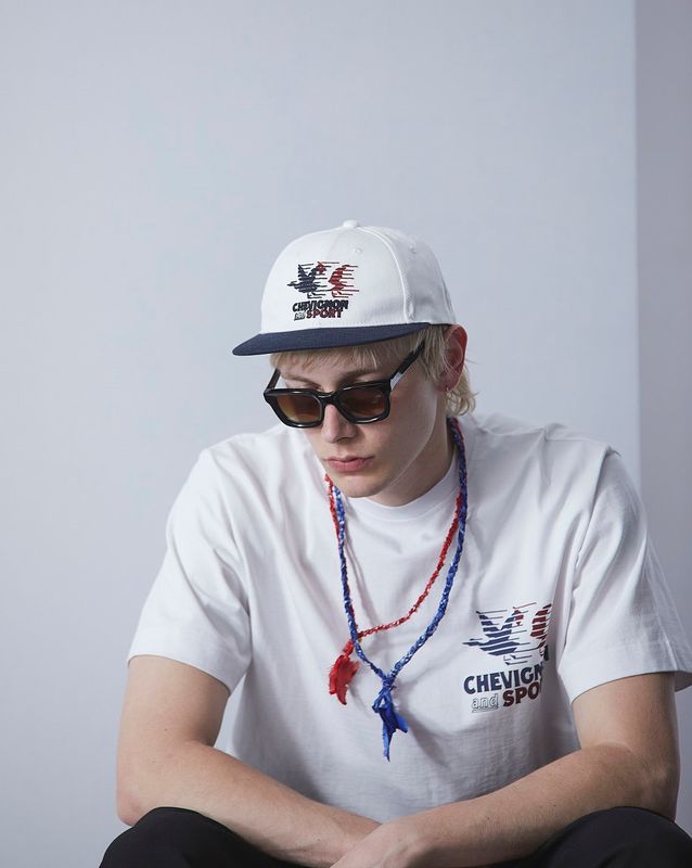 WHITE SPORTY CAP