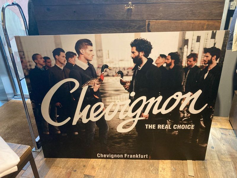 DISPLAY GROSS CHEVIGNON THE REAL CHOICE