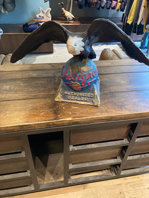 DISPLAY THE EAGLE CHEVIGNON PARIS