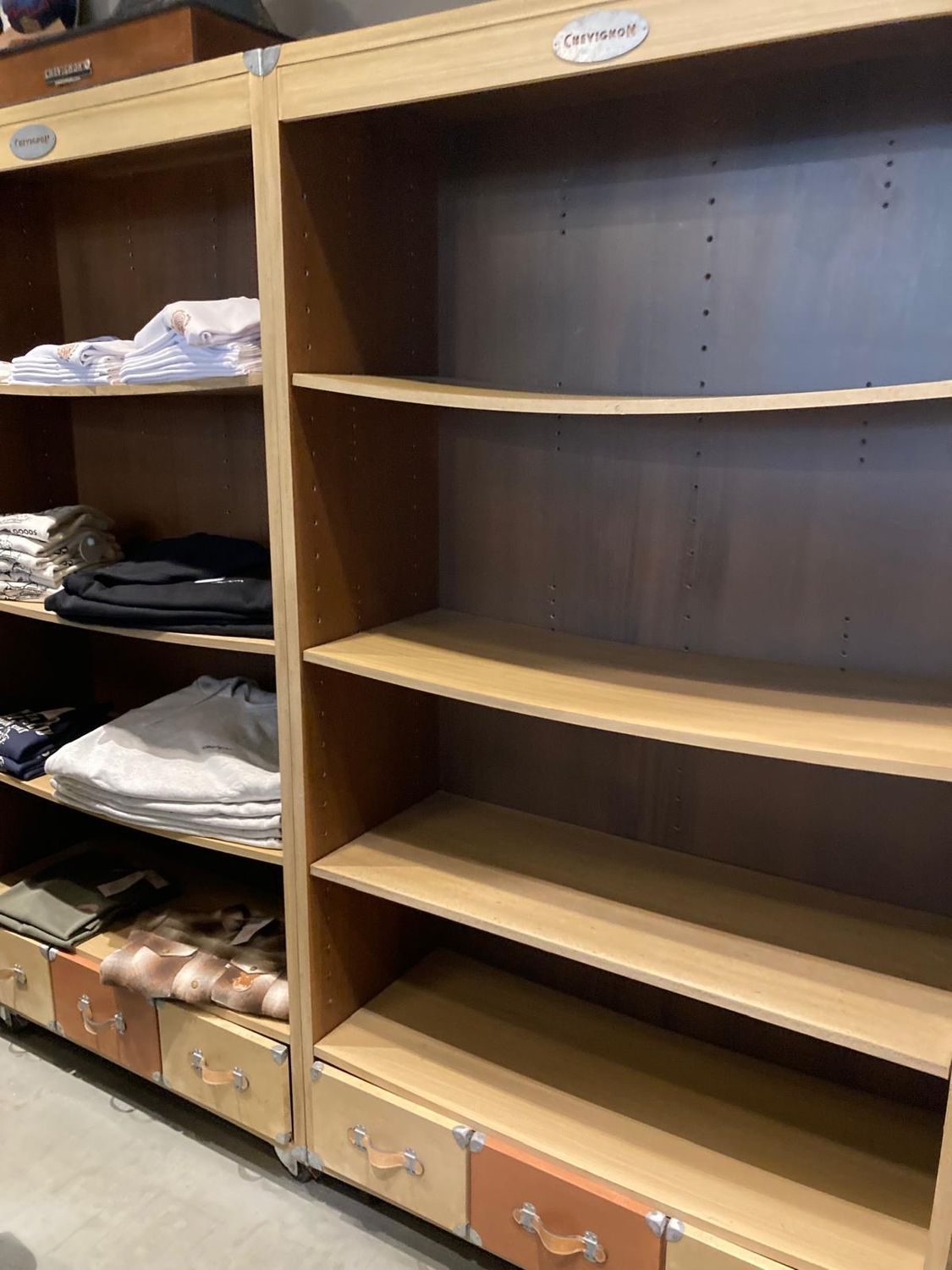 HOLZ MÖBEL GROSS CHEVIGNON PARIS