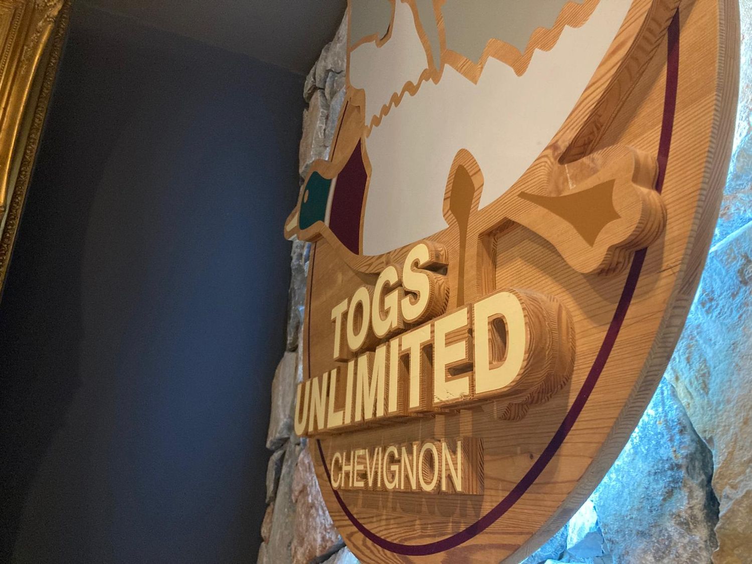 HOLZ DISPLAY GROß TOGS UNLIMITED CHEVIGNON PARIS