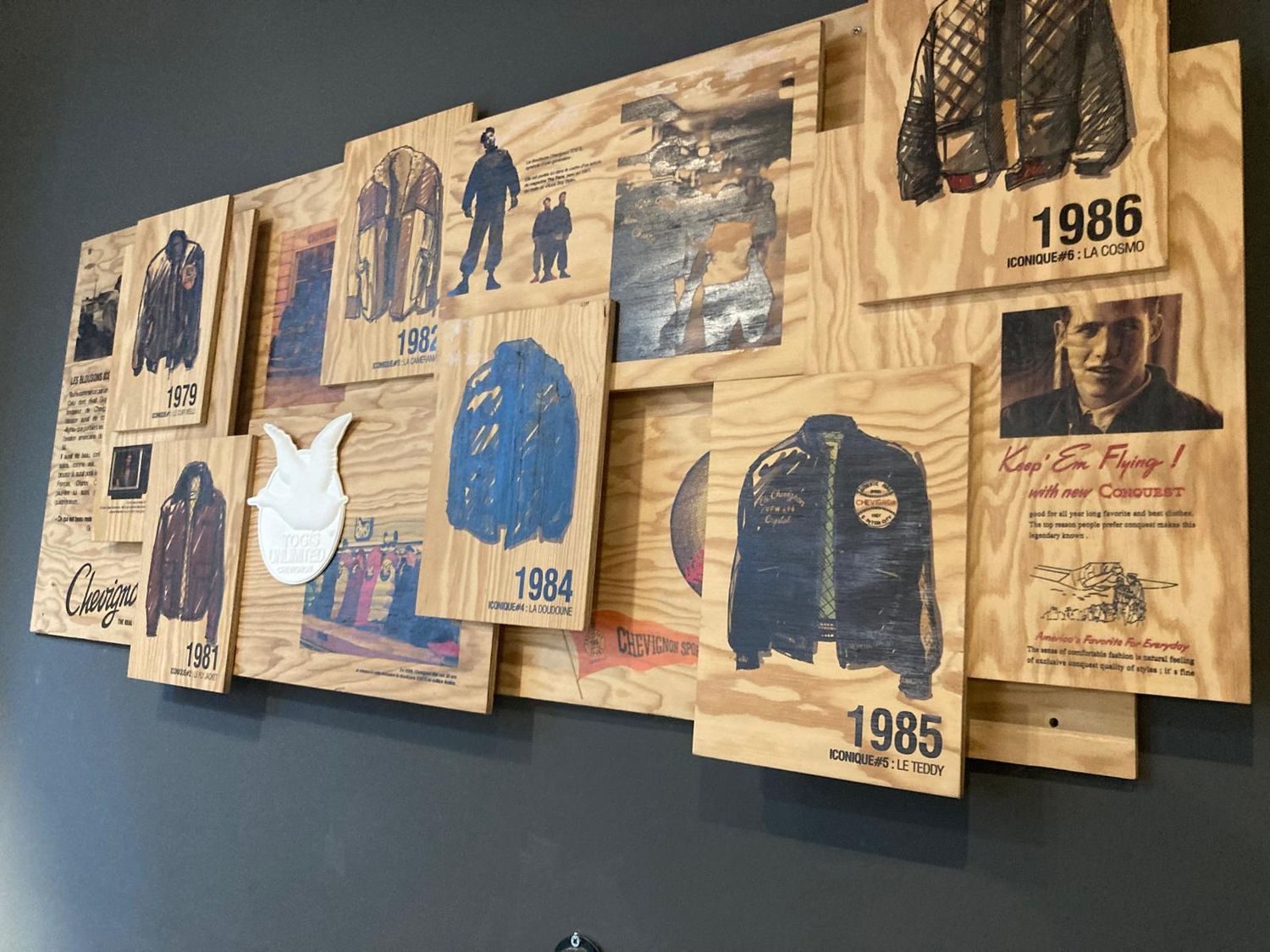 HOLZ DISPLAY GROß HISTORY CHEVIGNON PARIS