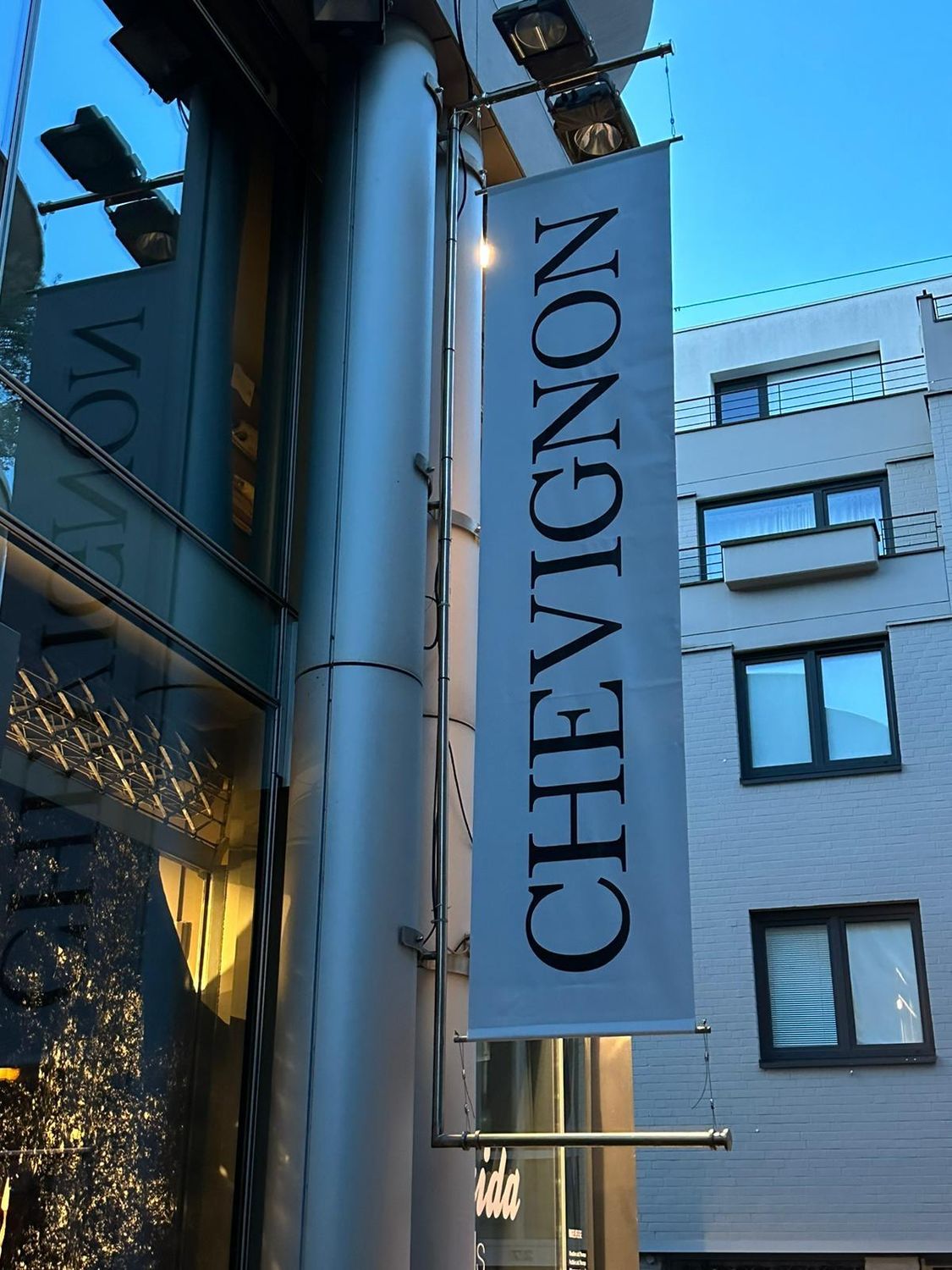 FAHNE BANNER CHEVIGNON PARIS